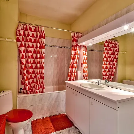 Cosy Of 30m ² With Balcony *